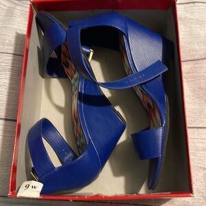 Women’s American Eagle Blue Sandals 9W